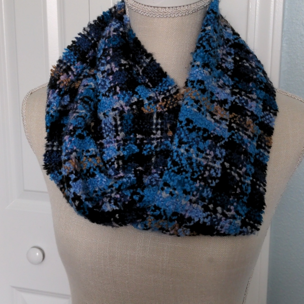 V.Fraas Infinity Scarf
